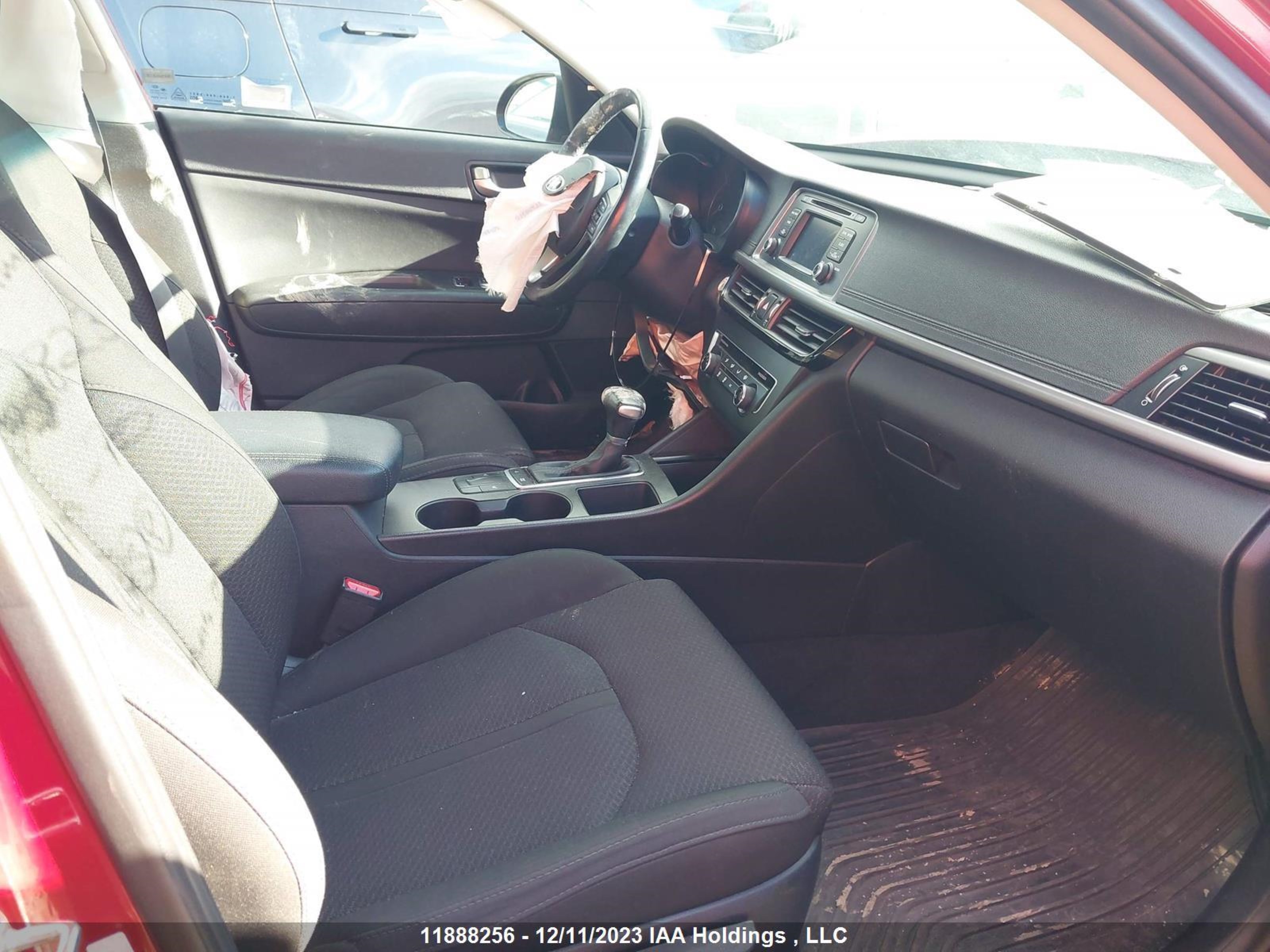 Photo 4 VIN: 5XXGT4L38JG182324 - KIA OPTIMA 