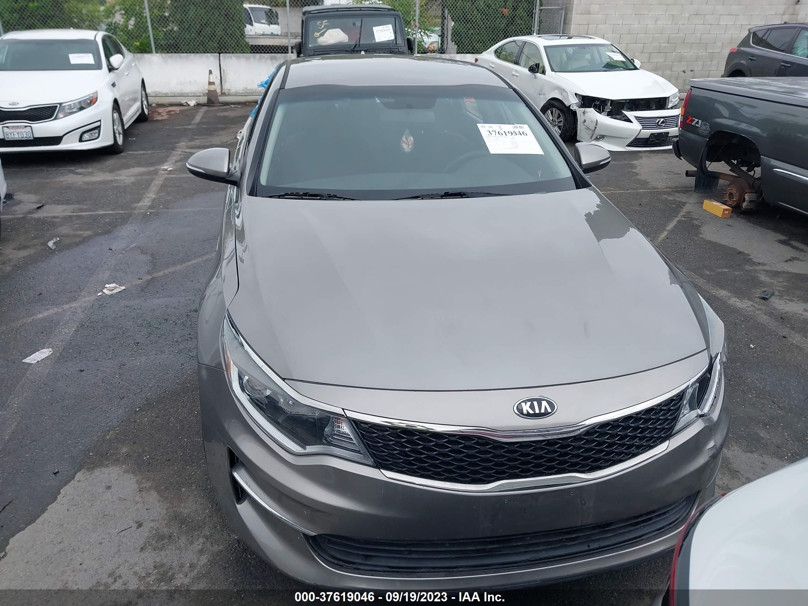 Photo 11 VIN: 5XXGT4L38JG201860 - KIA OPTIMA 