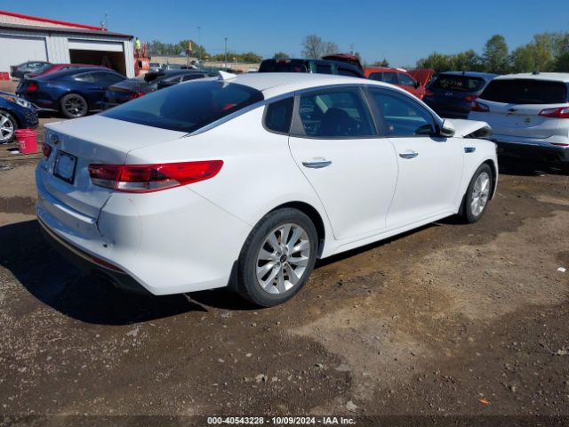 Photo 3 VIN: 5XXGT4L38JG256339 - KIA OPTIMA 