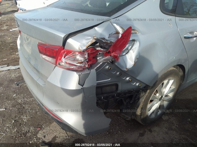 Photo 5 VIN: 5XXGT4L38JG261167 - KIA OPTIMA 