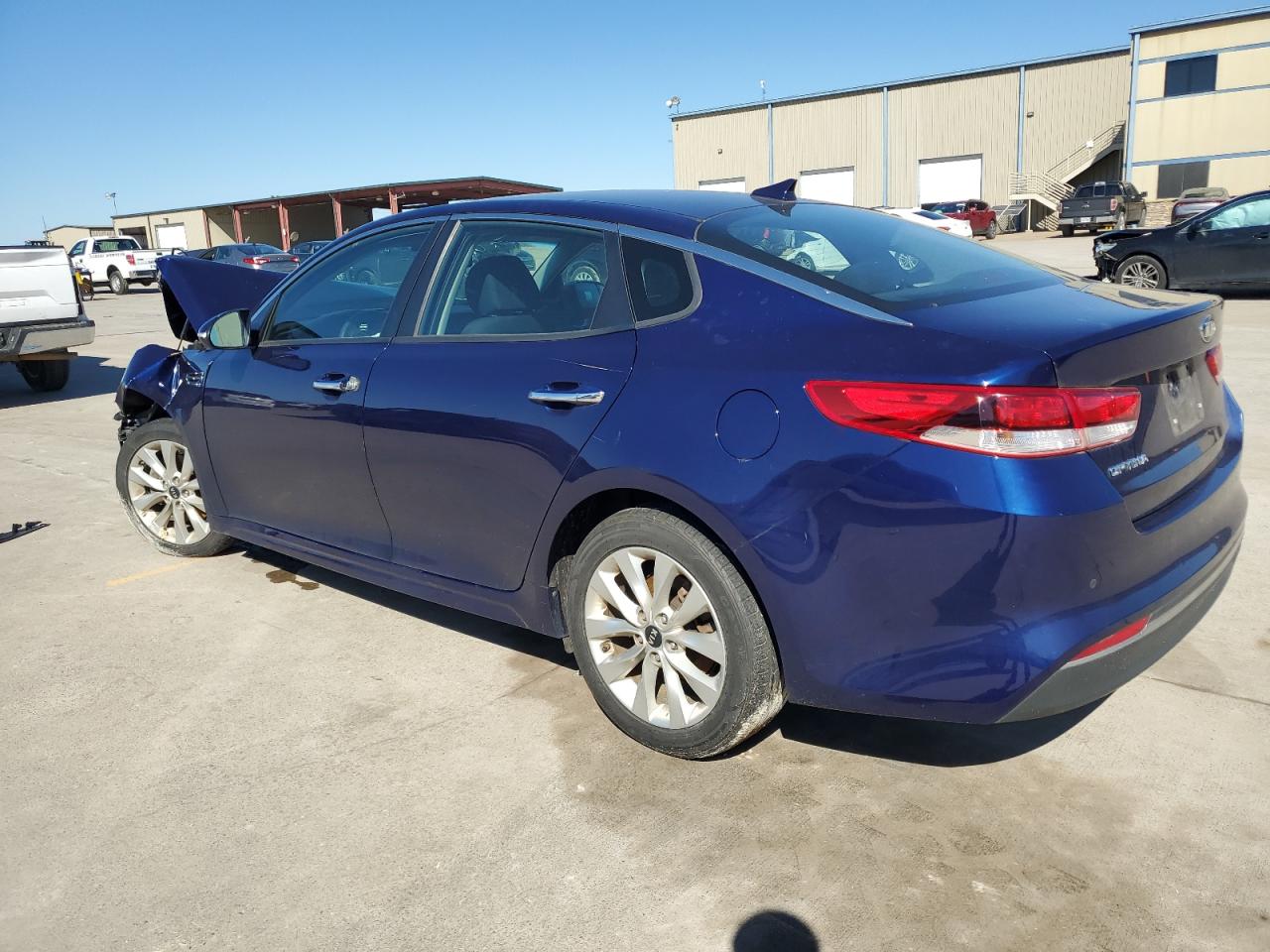 Photo 1 VIN: 5XXGT4L38JG262108 - KIA OPTIMA 