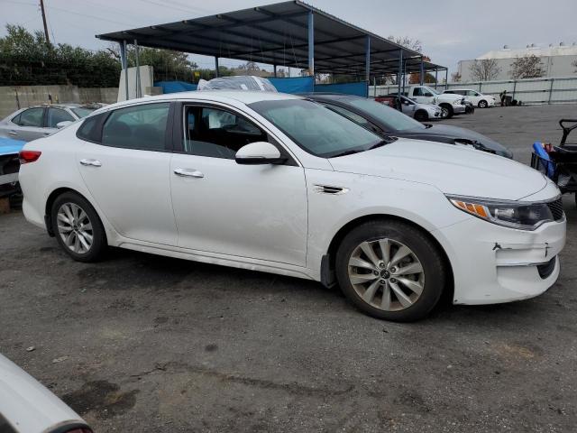 Photo 3 VIN: 5XXGT4L38JG263789 - KIA OPTIMA 