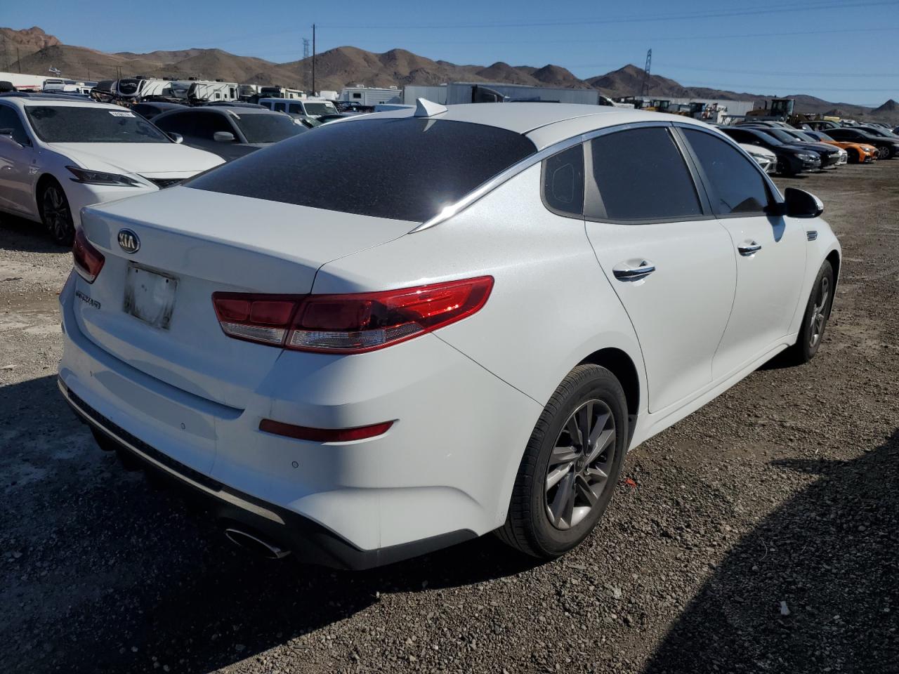 Photo 2 VIN: 5XXGT4L38LG416769 - KIA OPTIMA 