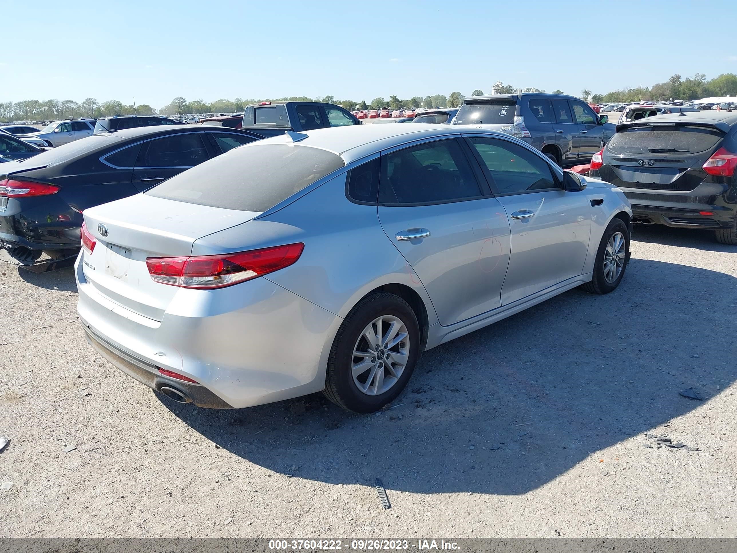 Photo 3 VIN: 5XXGT4L39GG107141 - KIA OPTIMA 