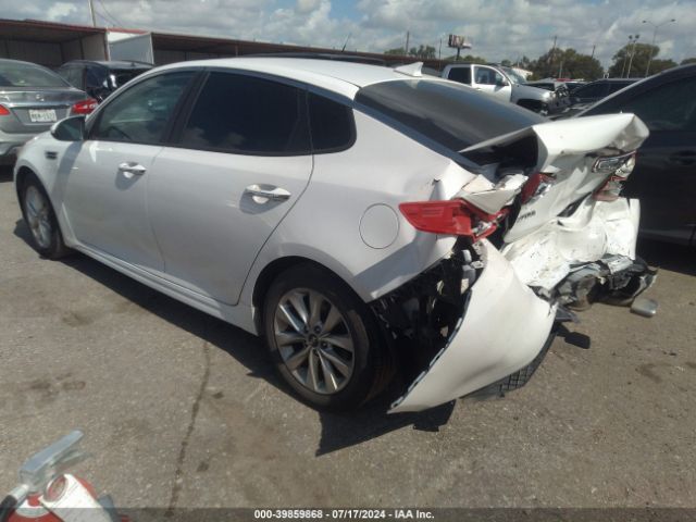 Photo 2 VIN: 5XXGT4L39HG129643 - KIA OPTIMA 