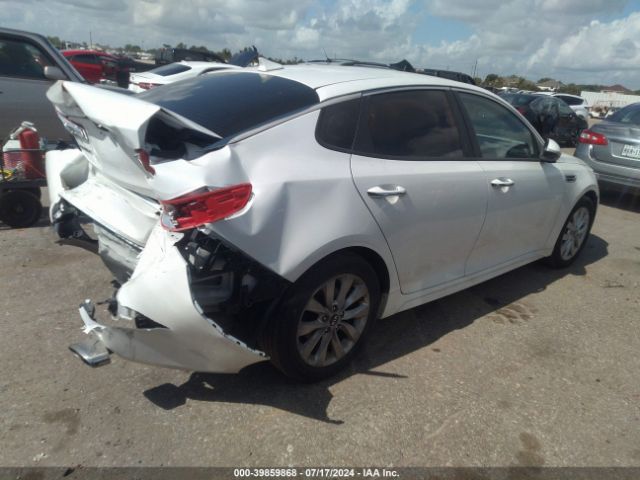 Photo 3 VIN: 5XXGT4L39HG129643 - KIA OPTIMA 