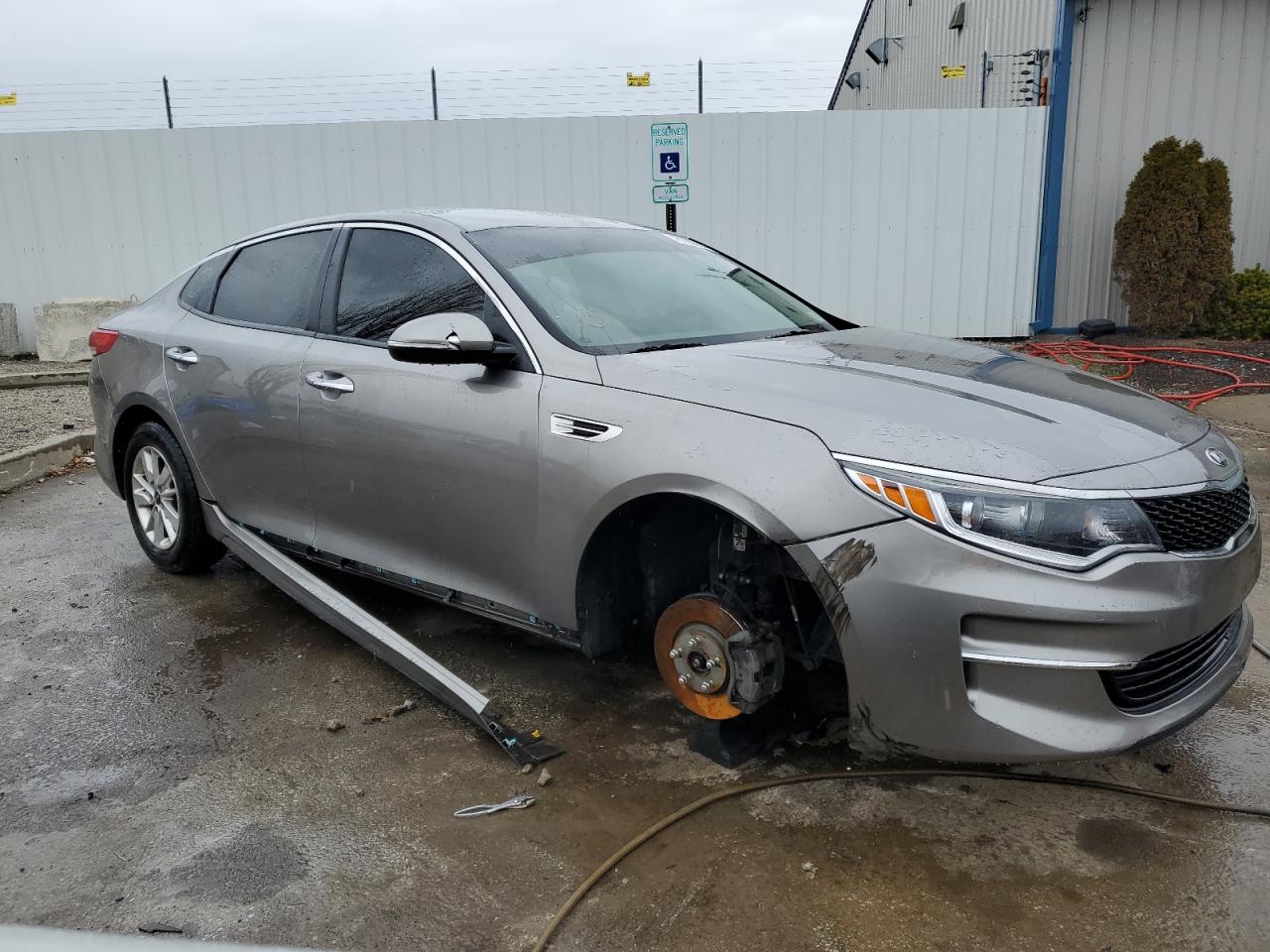 Photo 3 VIN: 5XXGT4L39HG149357 - KIA OPTIMA 