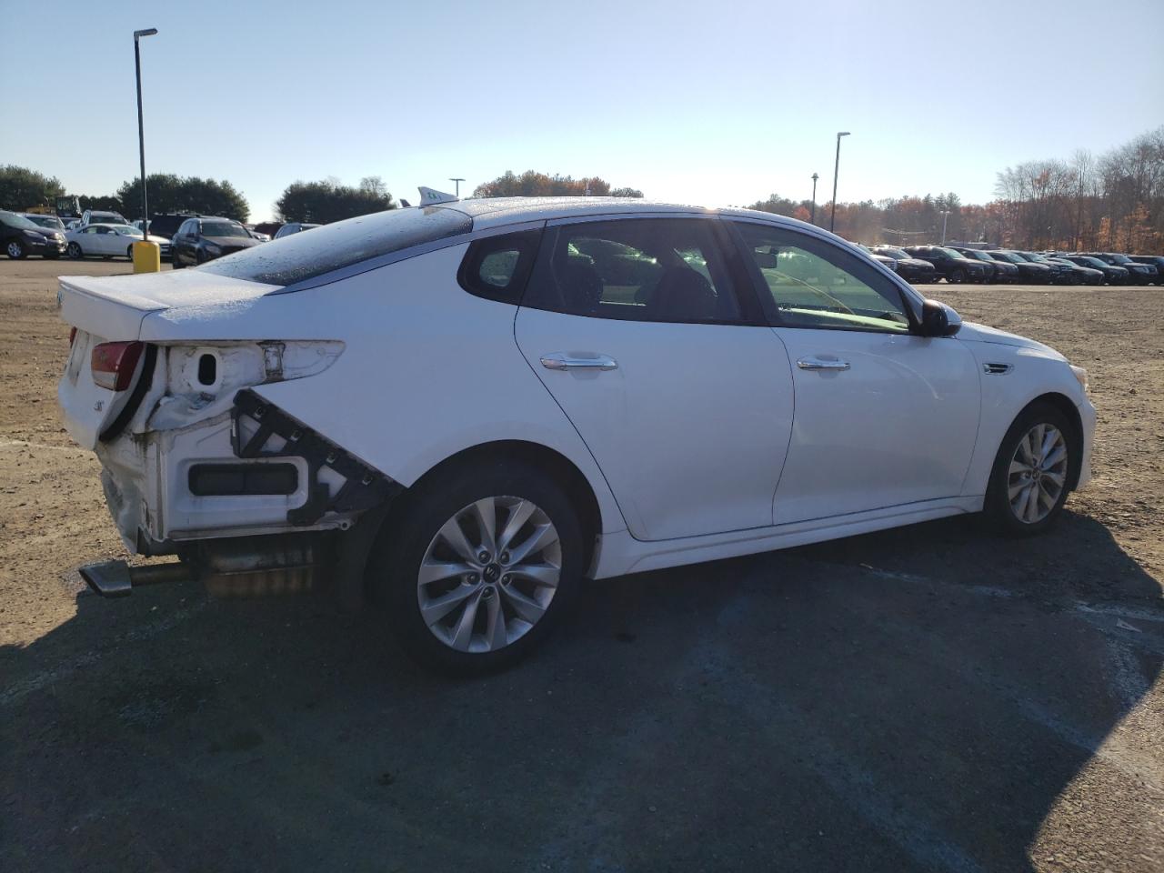 Photo 2 VIN: 5XXGT4L39JG237816 - KIA OPTIMA 