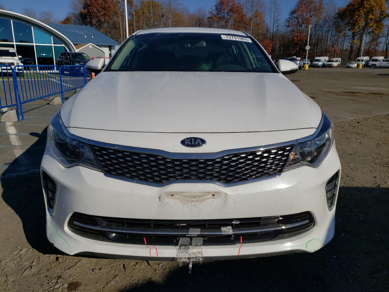 Photo 4 VIN: 5XXGT4L39JG237816 - KIA OPTIMA 