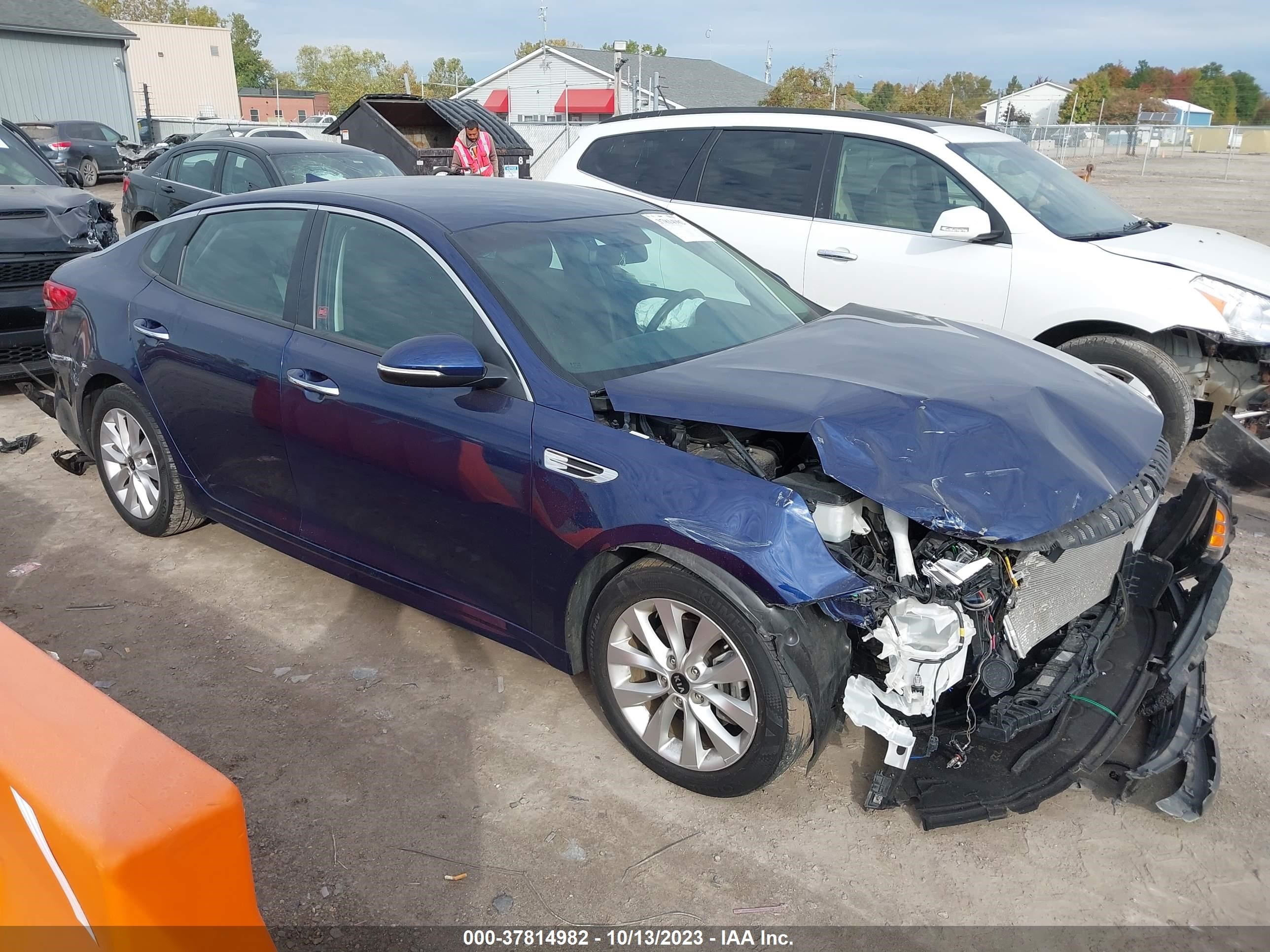 Photo 13 VIN: 5XXGT4L39JG254342 - KIA OPTIMA 