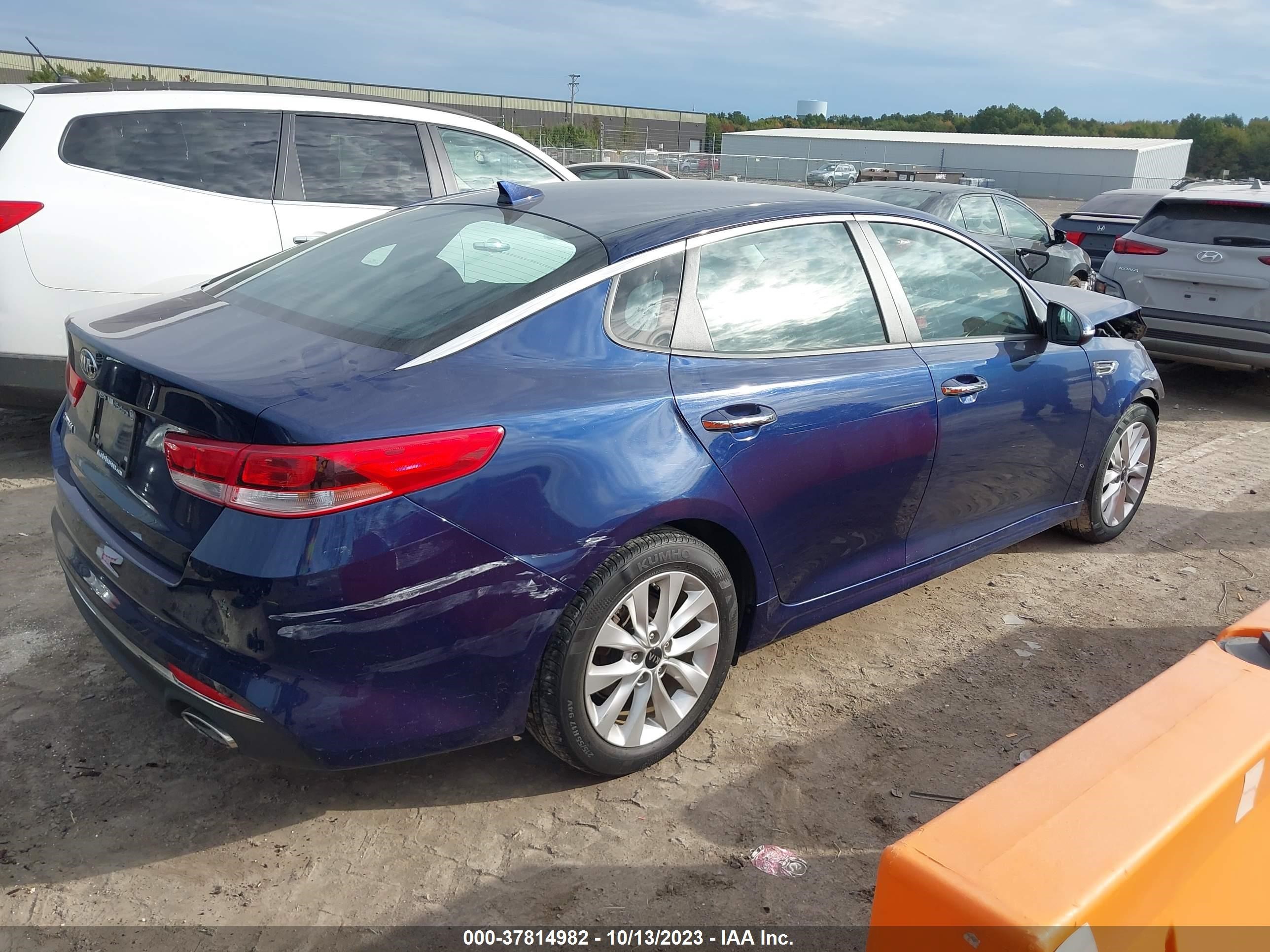 Photo 3 VIN: 5XXGT4L39JG254342 - KIA OPTIMA 