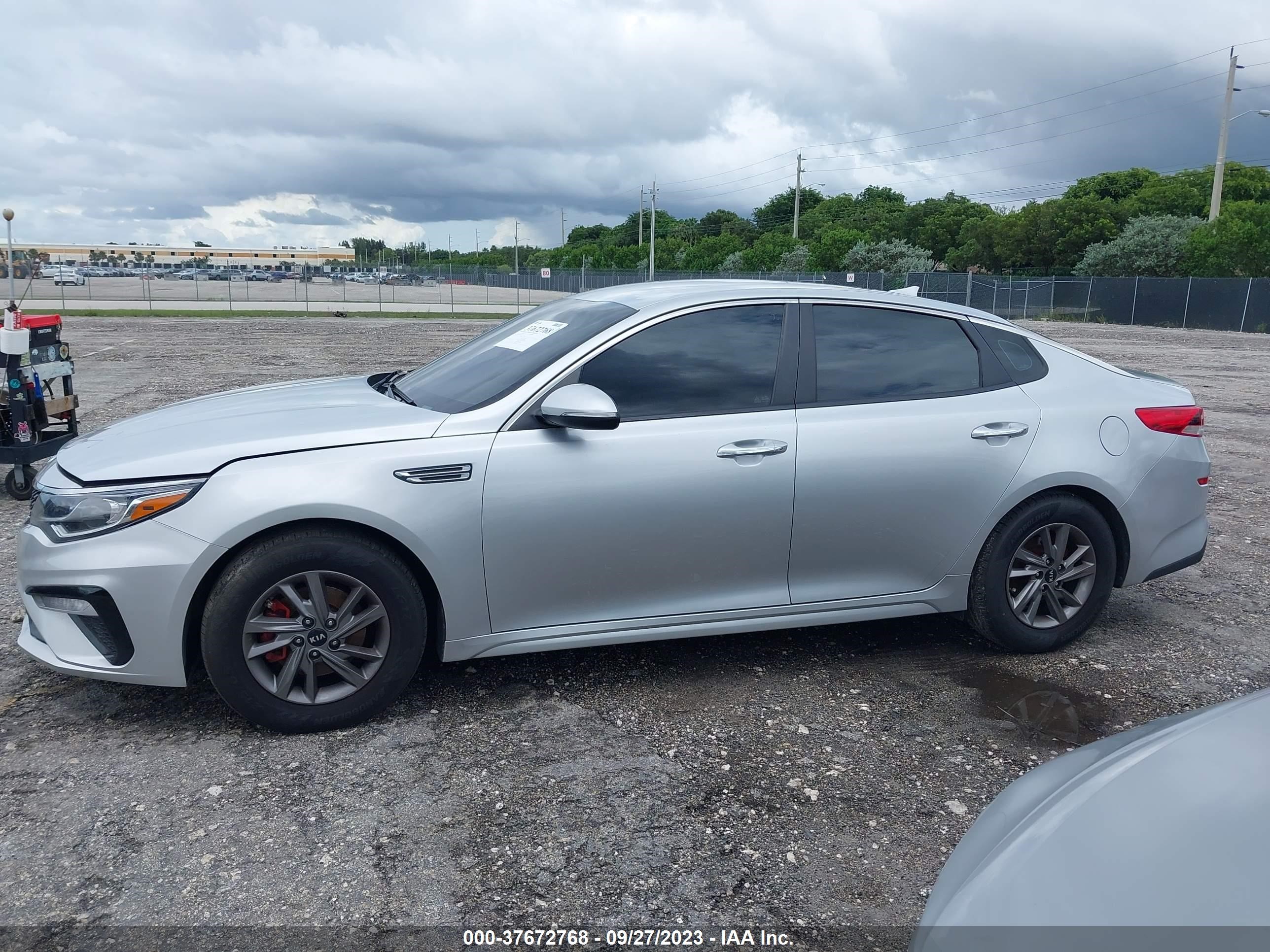 Photo 13 VIN: 5XXGT4L39LG407451 - KIA OPTIMA 