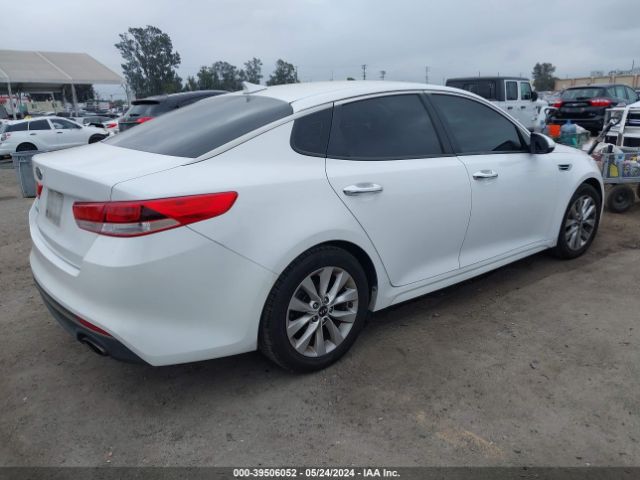 Photo 3 VIN: 5XXGT4L3XGG059181 - KIA OPTIMA 