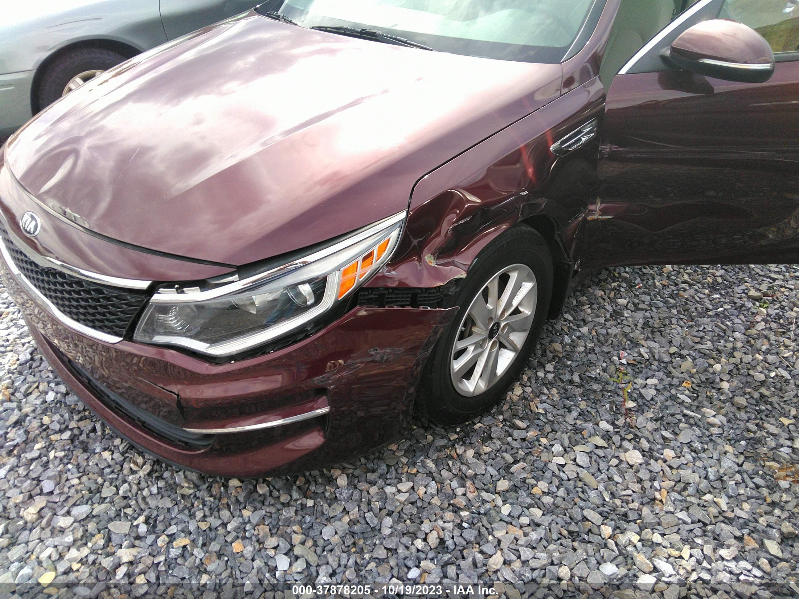 Photo 5 VIN: 5XXGT4L3XGG090849 - KIA OPTIMA 