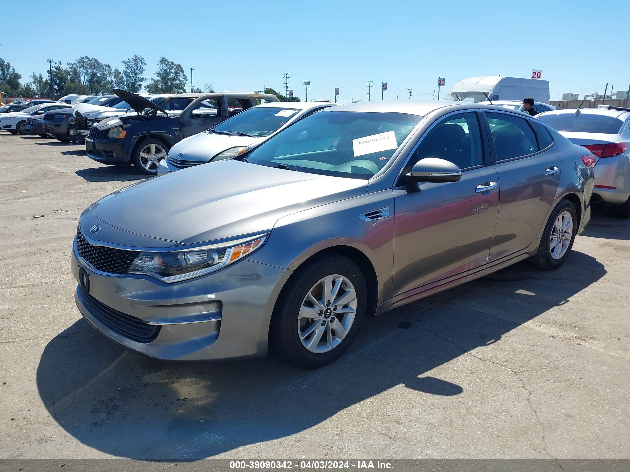 Photo 1 VIN: 5XXGT4L3XGG106323 - KIA OPTIMA 