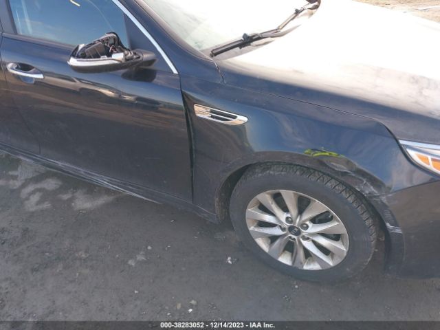 Photo 5 VIN: 5XXGT4L3XHG153823 - KIA OPTIMA 