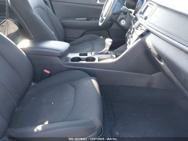 Photo 4 VIN: 5XXGT4L3XHG160819 - KIA OPTIMA 