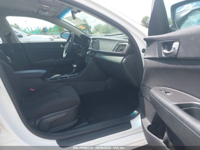 Photo 4 VIN: 5XXGT4L3XHG161095 - KIA OPTIMA 