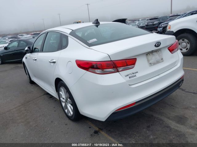 Photo 2 VIN: 5XXGT4L3XHG161842 - KIA OPTIMA 