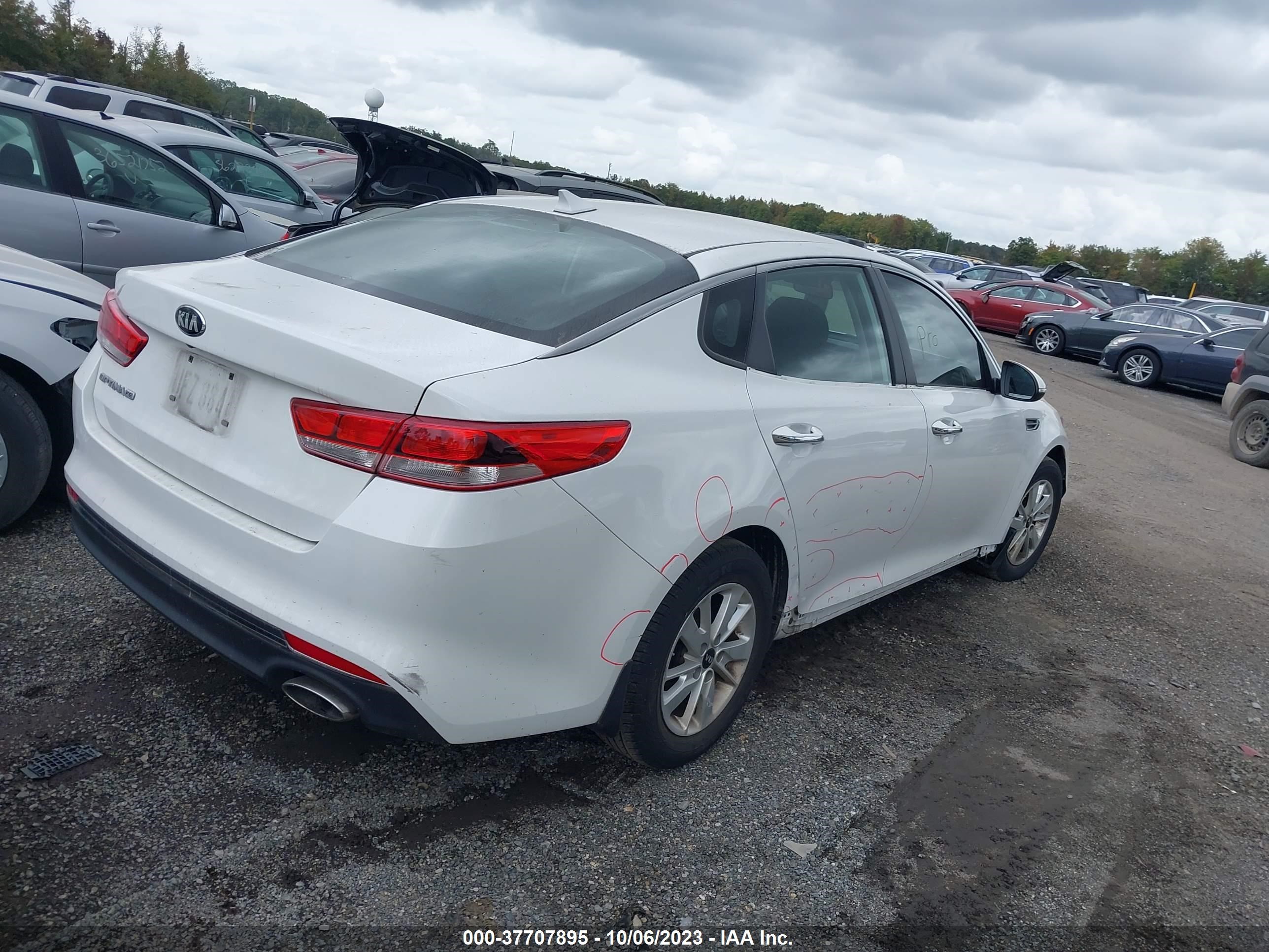 Photo 3 VIN: 5XXGT4L3XHG170072 - KIA OPTIMA 