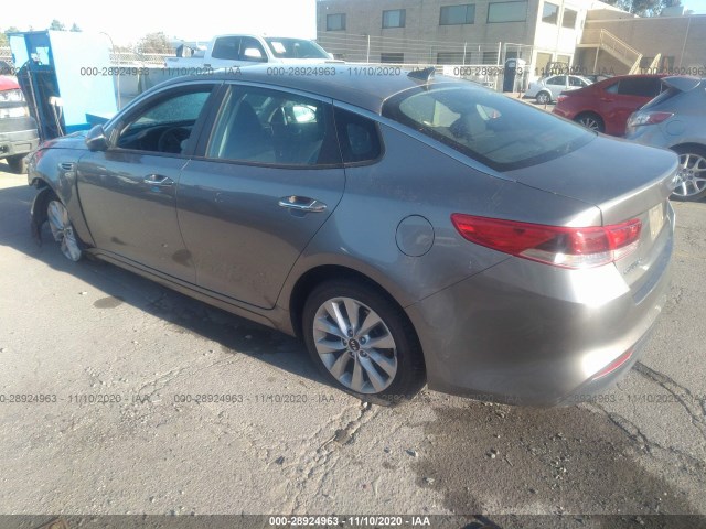 Photo 2 VIN: 5XXGT4L3XHG170606 - KIA OPTIMA 