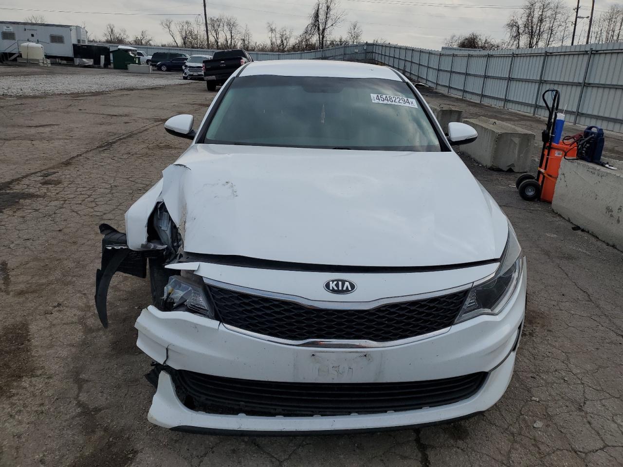 Photo 4 VIN: 5XXGT4L3XJG183376 - KIA OPTIMA 