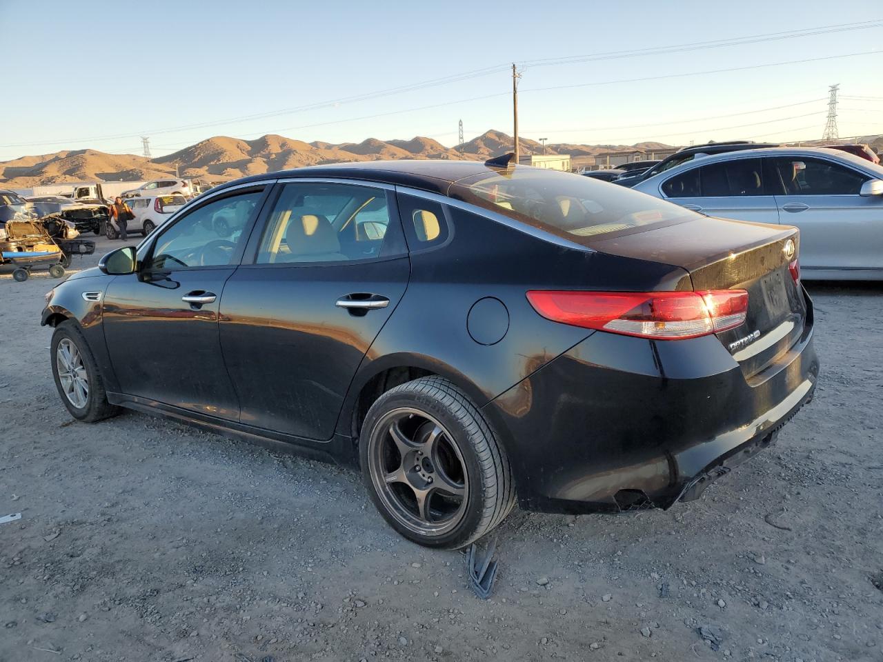 Photo 1 VIN: 5XXGT4L3XJG189145 - KIA OPTIMA 