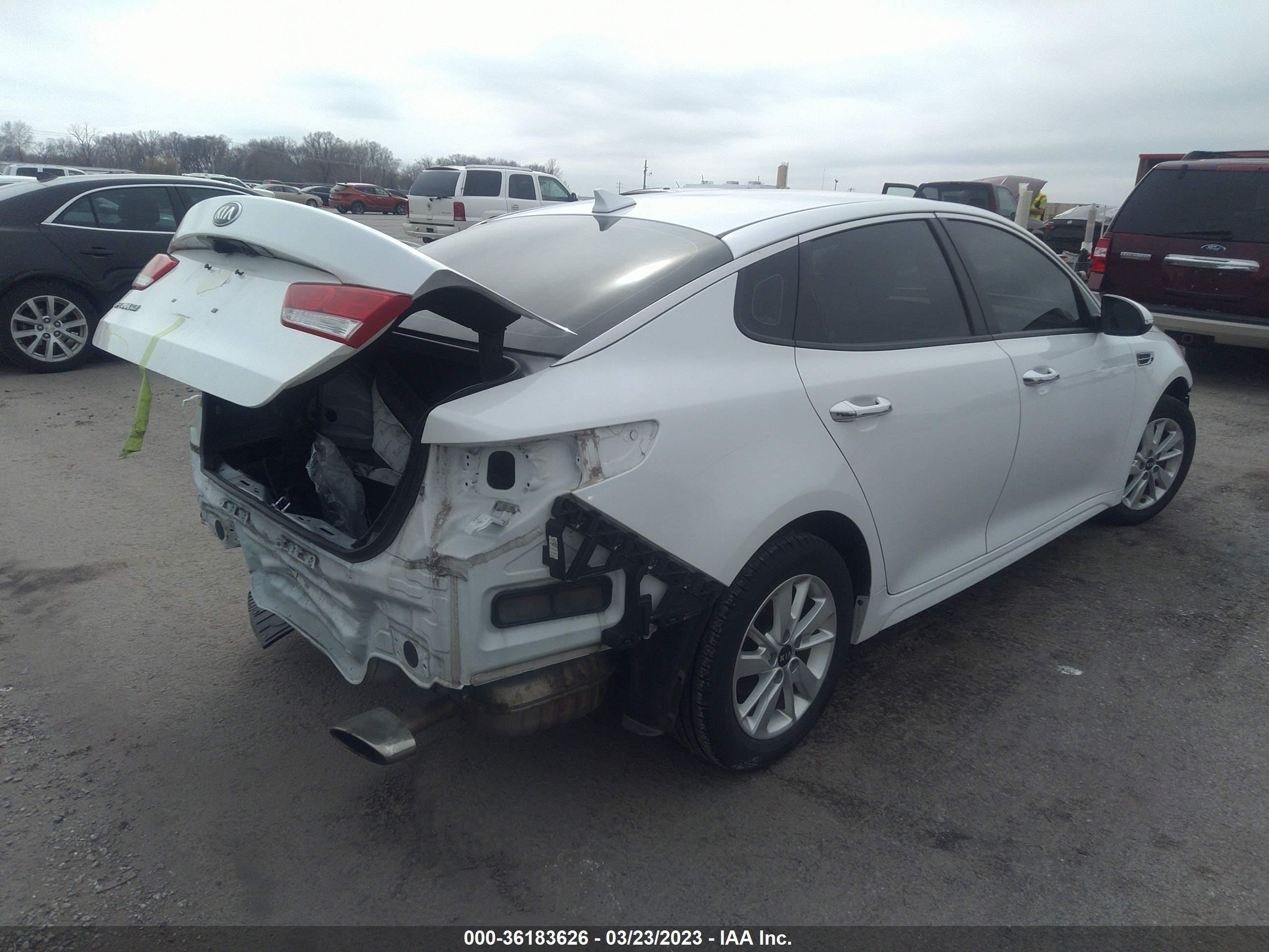 Photo 3 VIN: 5XXGT4L3XJG209264 - KIA OPTIMA 