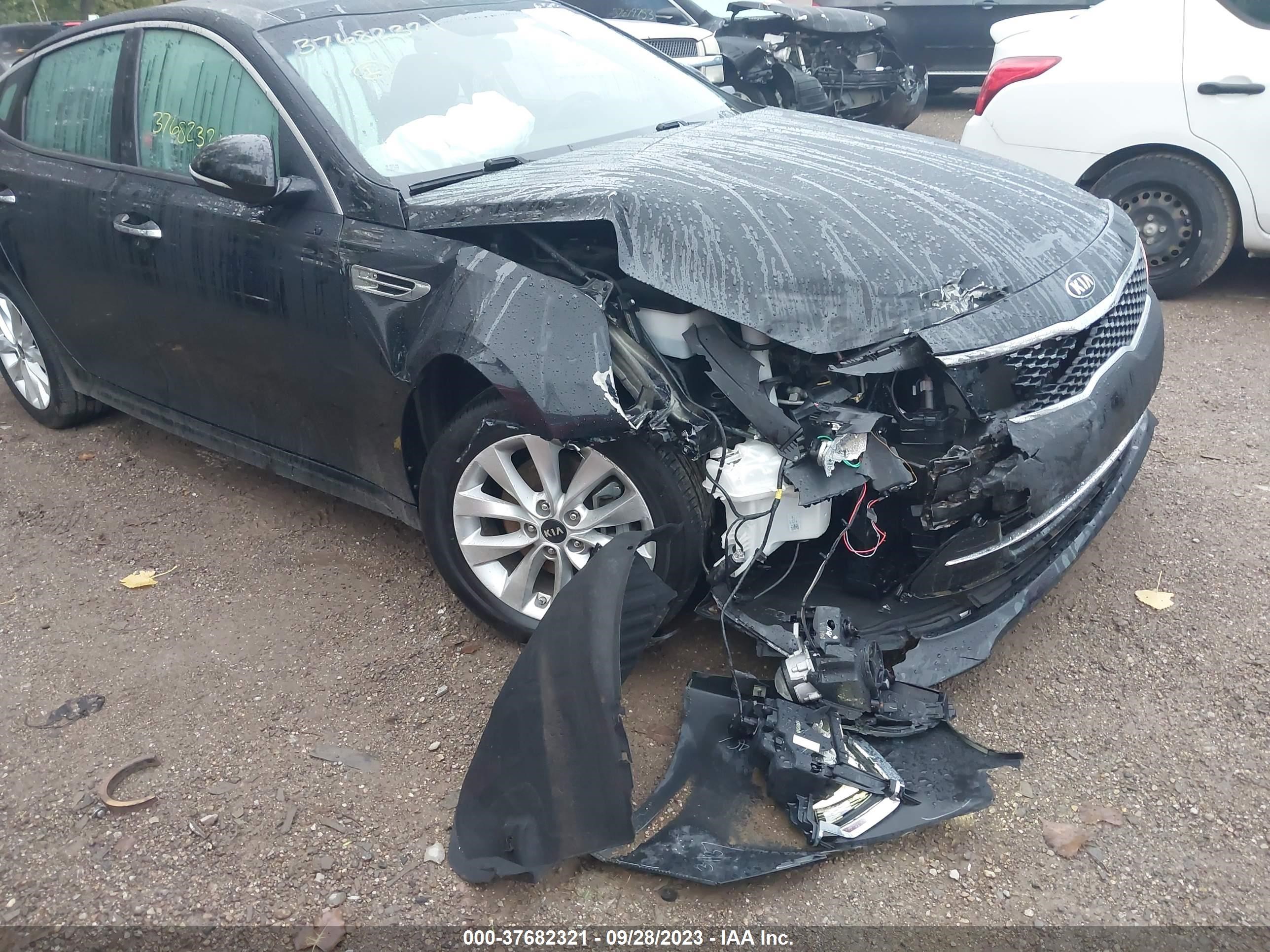 Photo 5 VIN: 5XXGT4L3XJG237887 - KIA OPTIMA 