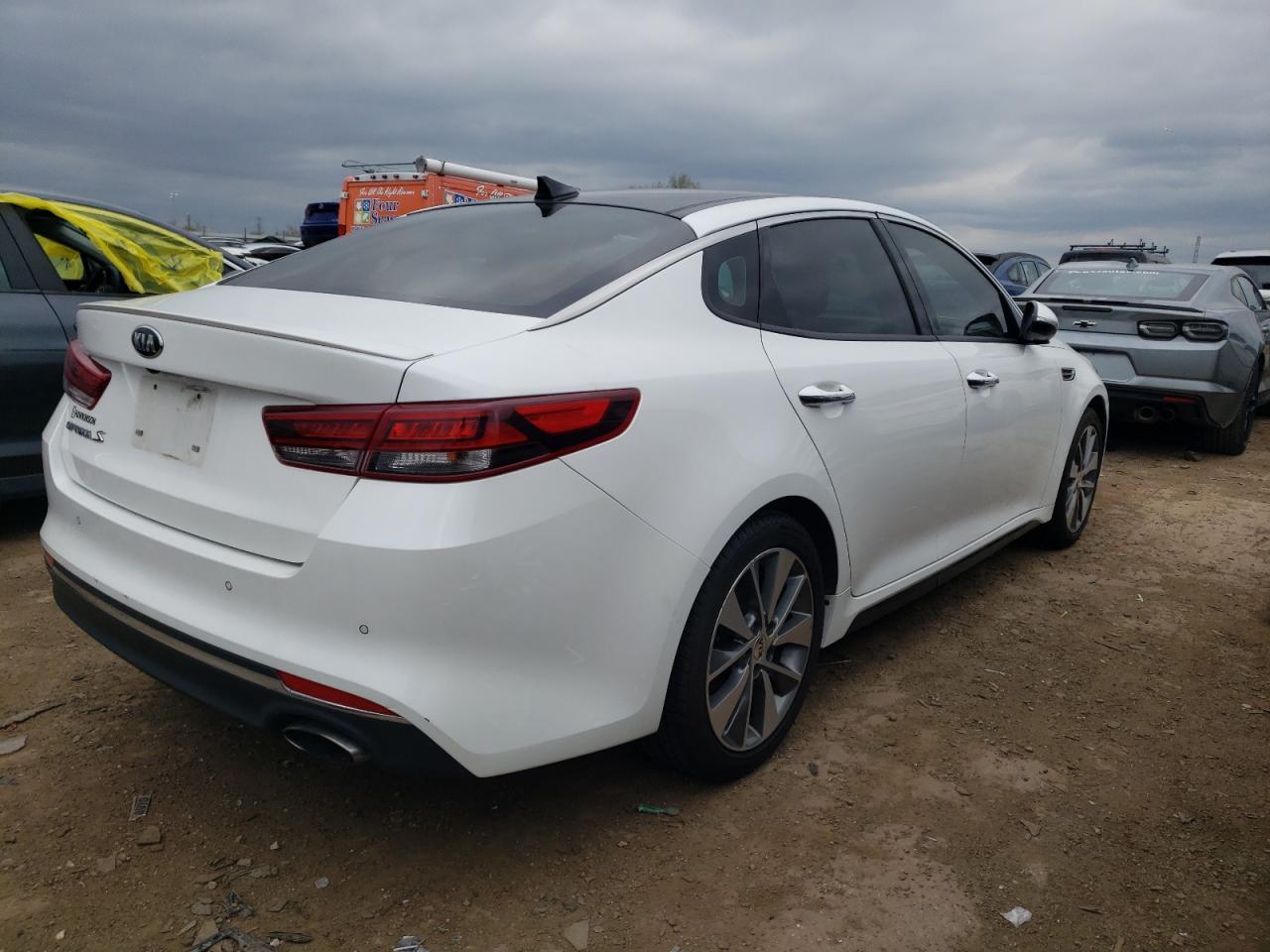 Photo 2 VIN: 5XXGT4L3XJG253880 - KIA OPTIMA 