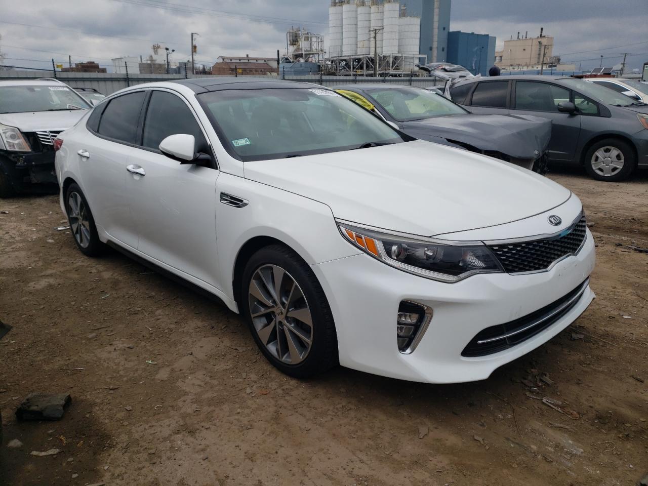 Photo 3 VIN: 5XXGT4L3XJG253880 - KIA OPTIMA 