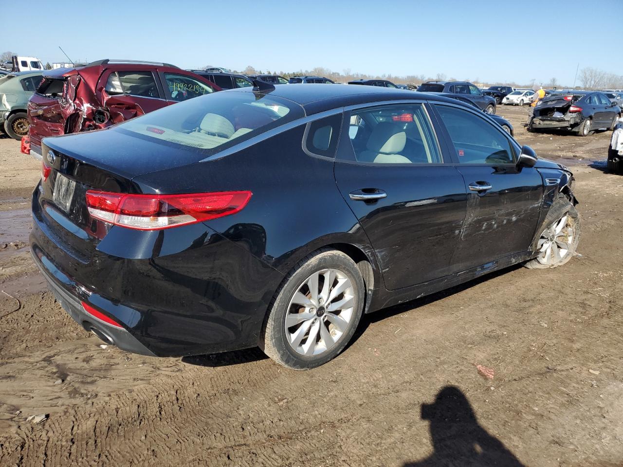 Photo 2 VIN: 5XXGT4L3XJG257363 - KIA OPTIMA 