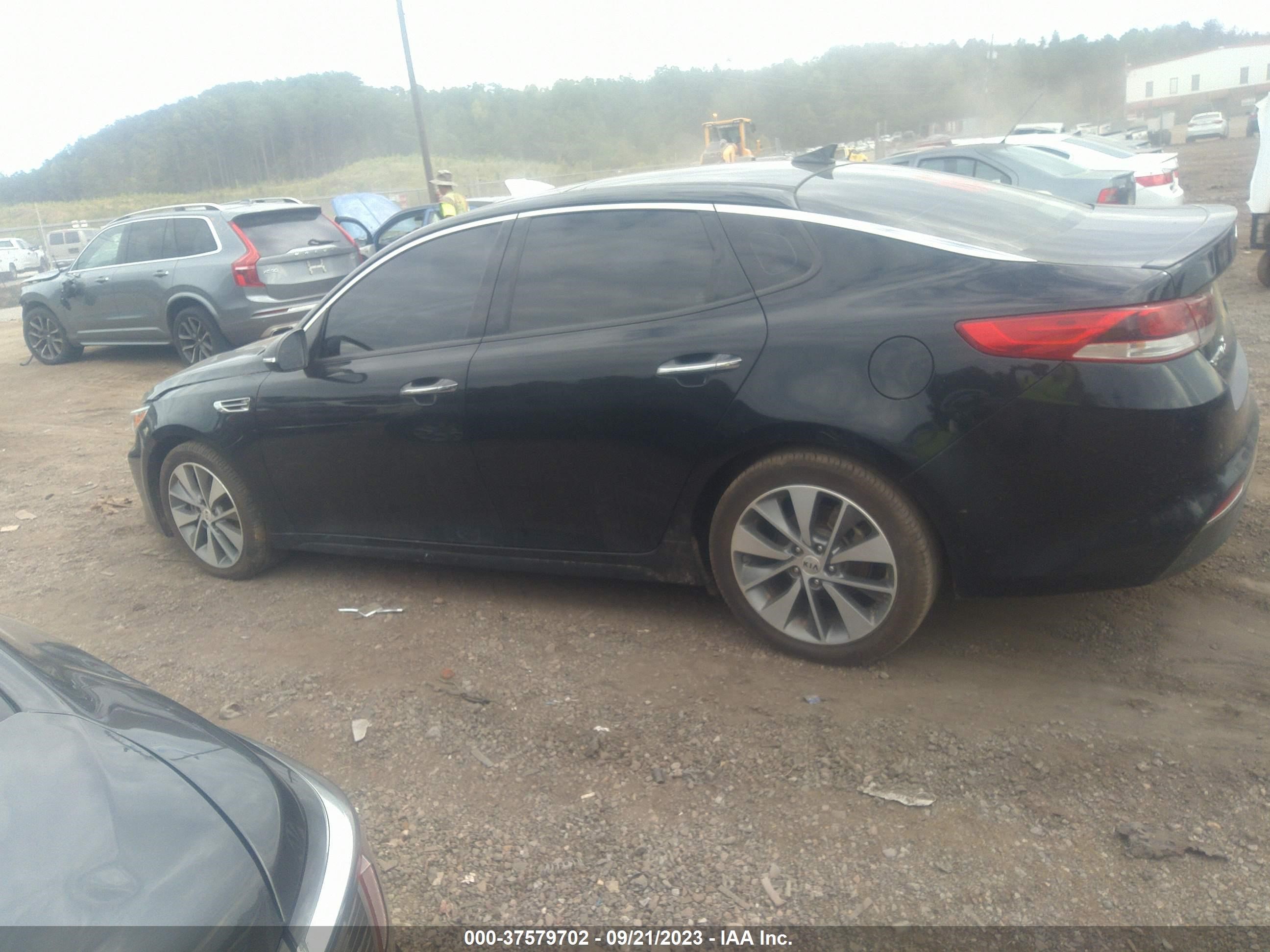 Photo 13 VIN: 5XXGT4L3XJG257864 - KIA OPTIMA 