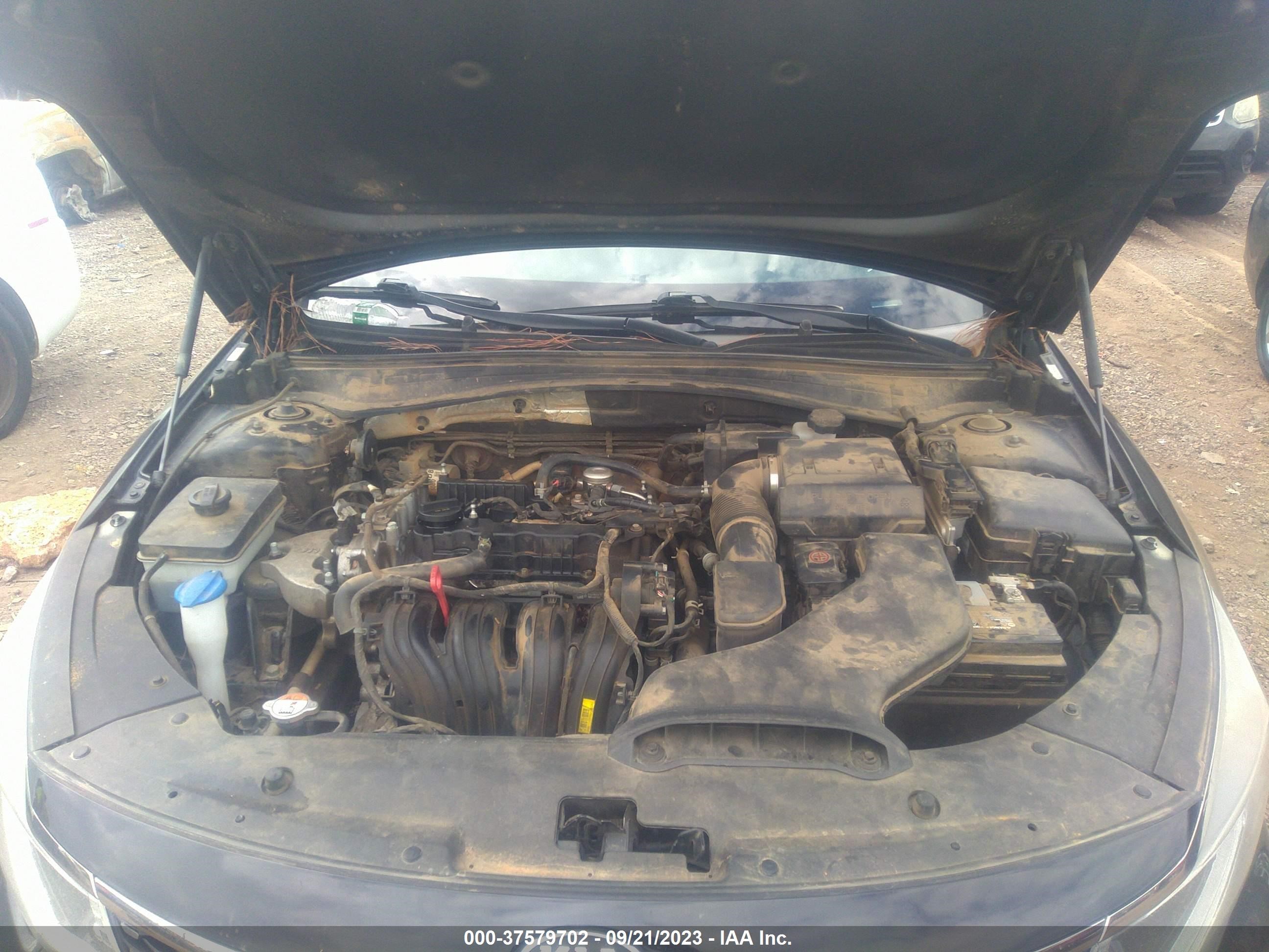 Photo 9 VIN: 5XXGT4L3XJG257864 - KIA OPTIMA 