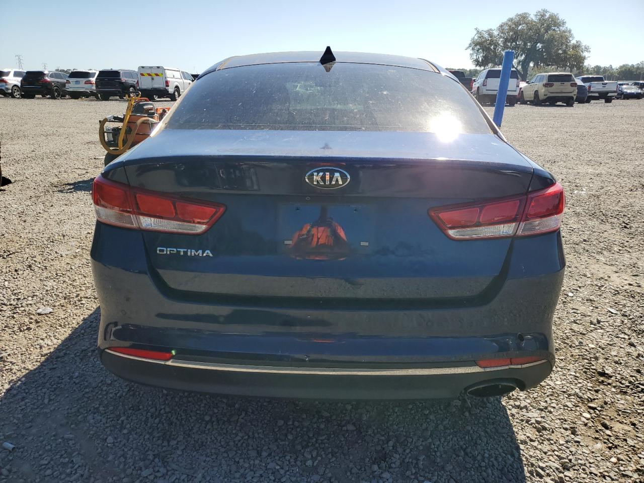 Photo 5 VIN: 5XXGT4L3XJG263647 - KIA OPTIMA 