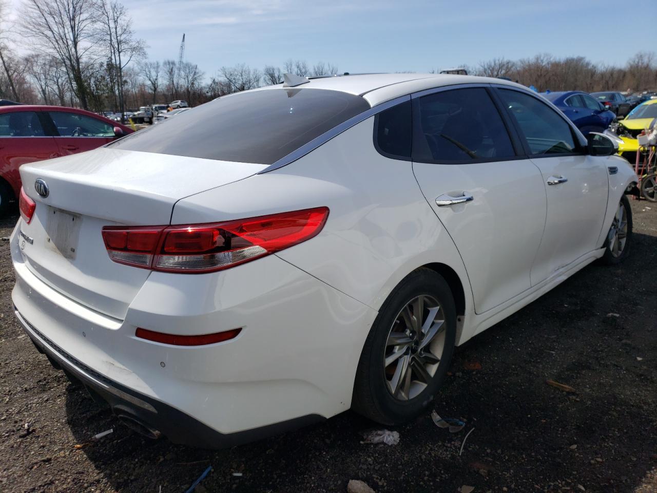 Photo 2 VIN: 5XXGT4L3XKG299680 - KIA OPTIMA 