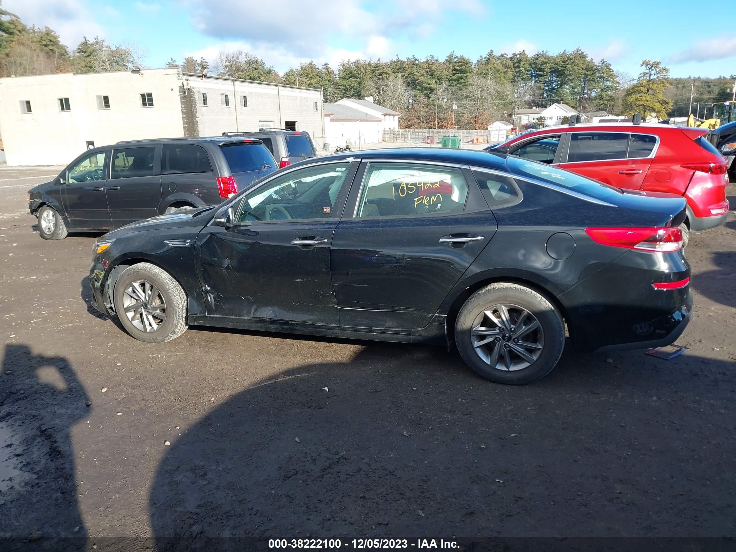 Photo 13 VIN: 5XXGT4L3XKG311231 - KIA OPTIMA 