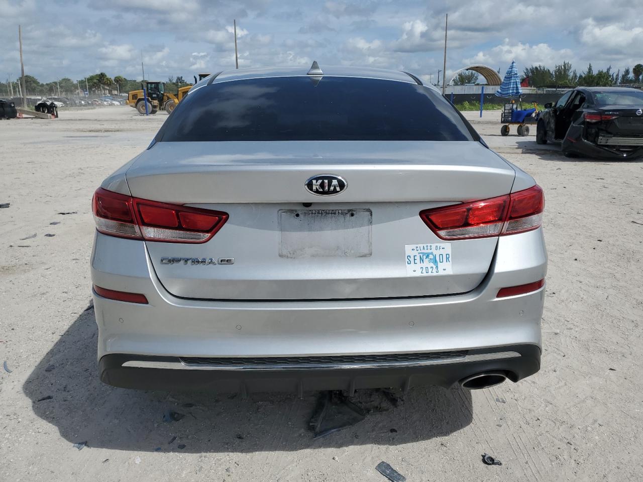 Photo 5 VIN: 5XXGT4L3XKG339823 - KIA OPTIMA 