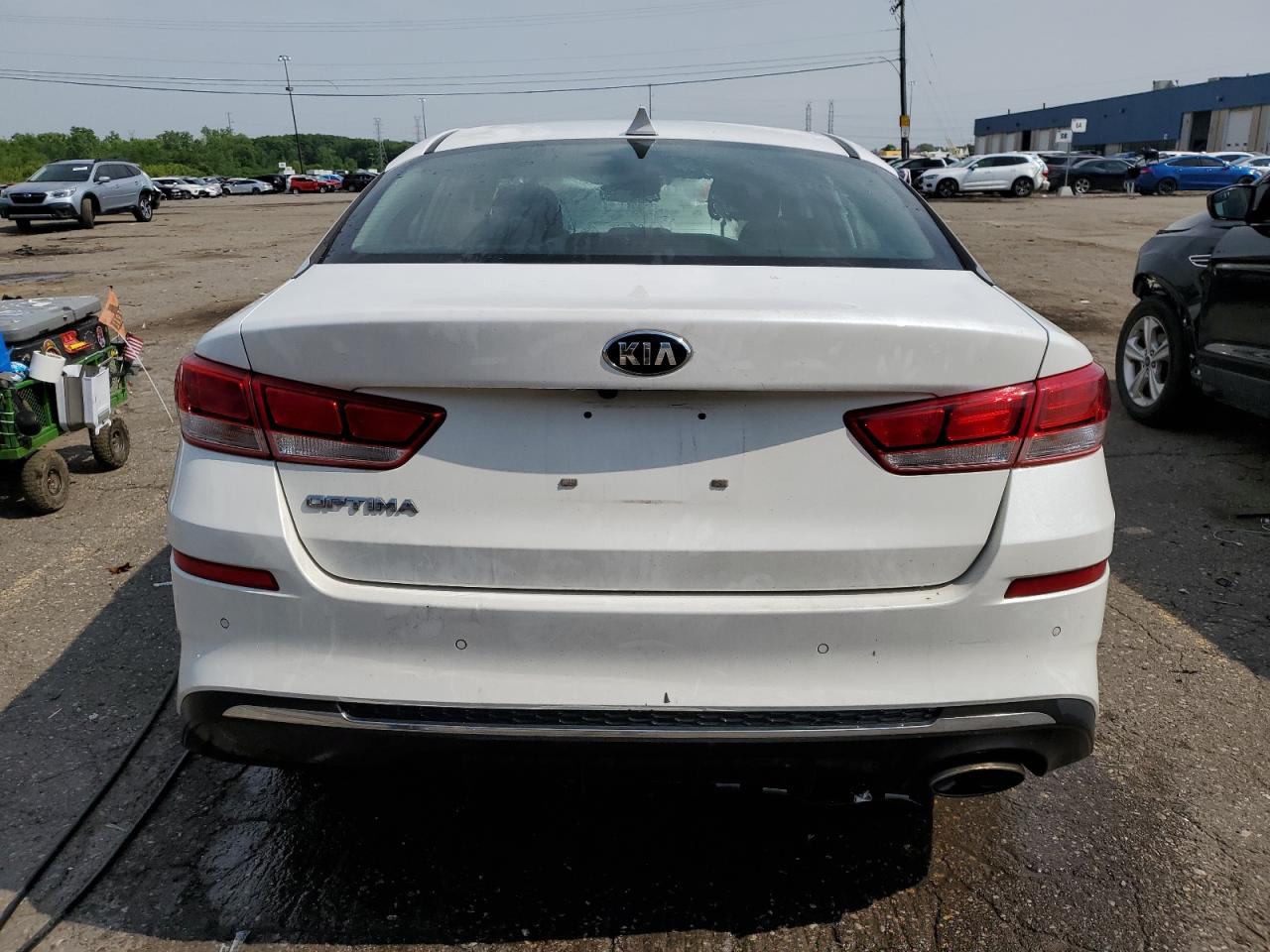 Photo 5 VIN: 5XXGT4L3XKG360865 - KIA OPTIMA 