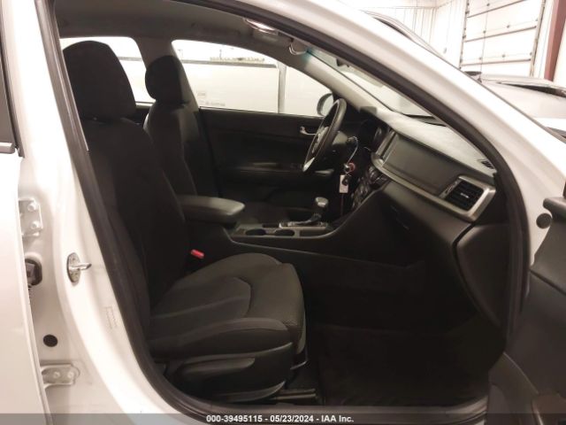 Photo 4 VIN: 5XXGT4L3XKG363247 - KIA OPTIMA 