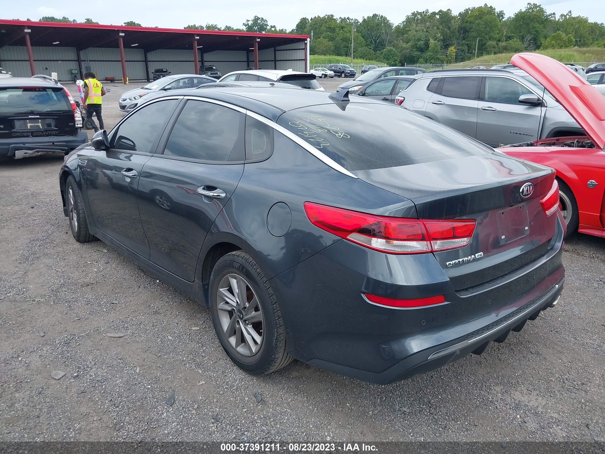 Photo 2 VIN: 5XXGT4L3XLG381233 - KIA OPTIMA 