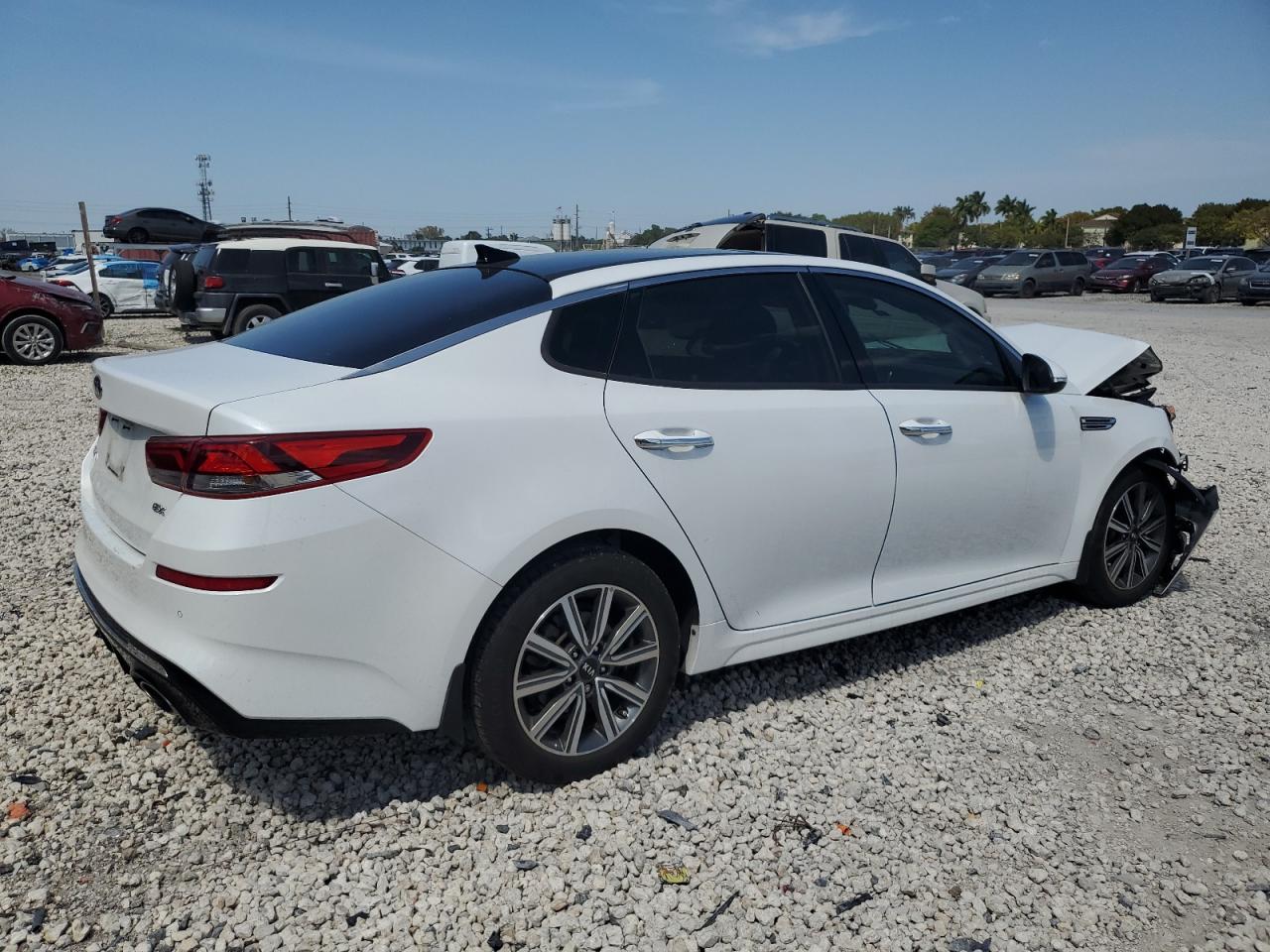 Photo 2 VIN: 5XXGU4L12LG415919 - KIA OPTIMA 