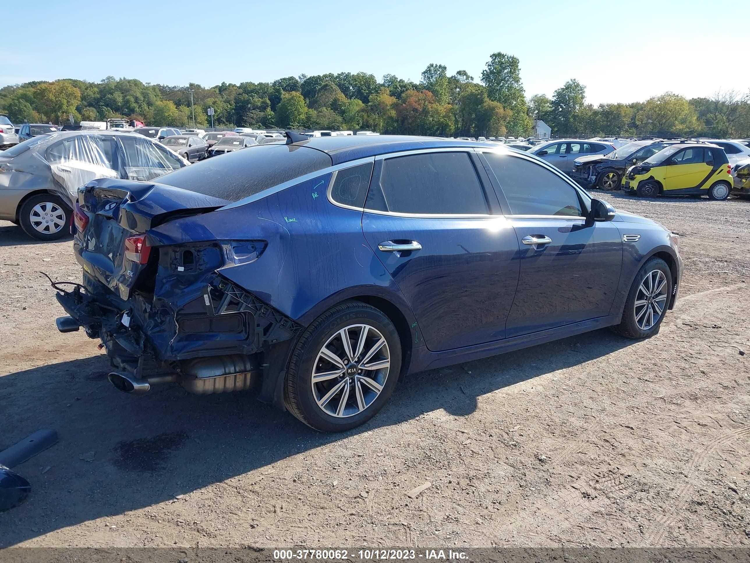 Photo 3 VIN: 5XXGU4L19KG366958 - KIA OPTIMA 