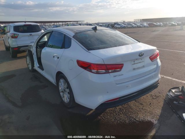 Photo 2 VIN: 5XXGU4L30GG065925 - KIA OPTIMA 