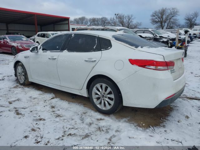 Photo 2 VIN: 5XXGU4L30GG120065 - KIA OPTIMA 