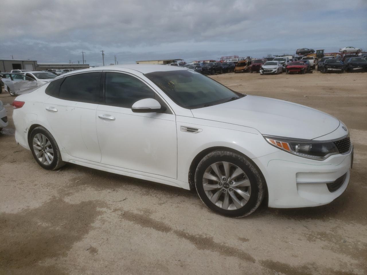 Photo 3 VIN: 5XXGU4L30JG204085 - KIA OPTIMA 