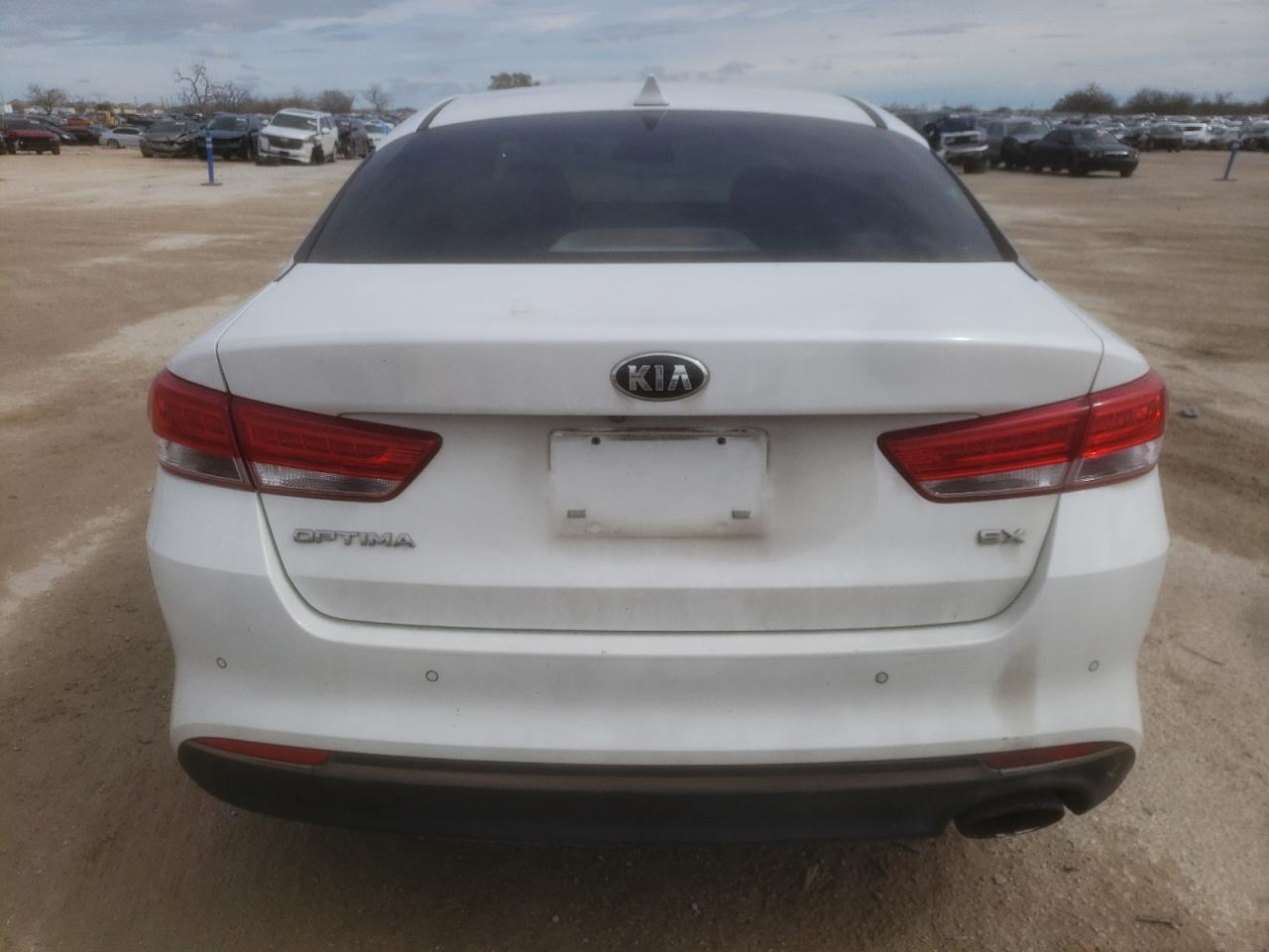 Photo 5 VIN: 5XXGU4L30JG204085 - KIA OPTIMA 