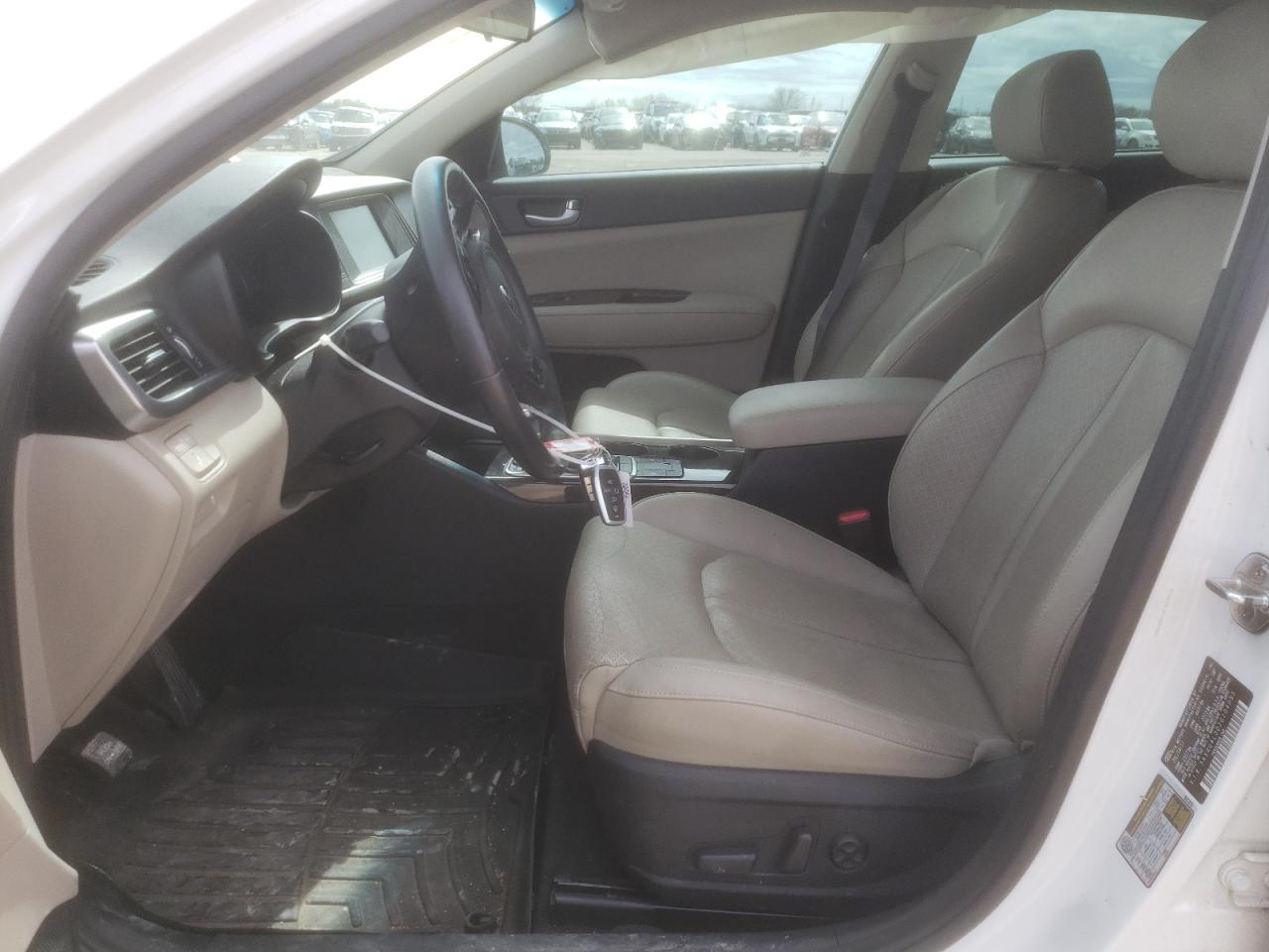 Photo 6 VIN: 5XXGU4L30JG204085 - KIA OPTIMA 