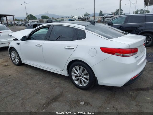 Photo 2 VIN: 5XXGU4L30JG247230 - KIA OPTIMA 