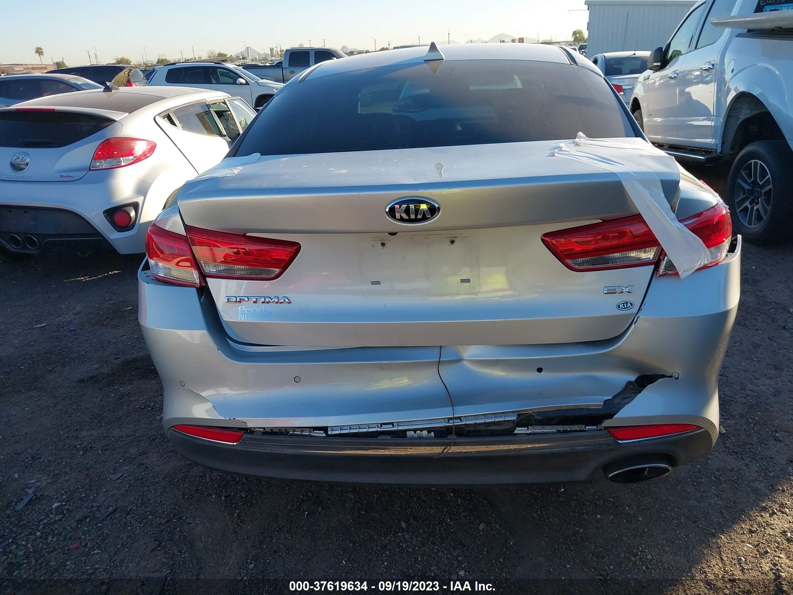 Photo 15 VIN: 5XXGU4L30JG274945 - KIA OPTIMA 